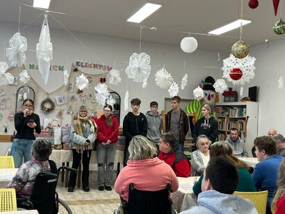 Vianočné balíčky pre babičky, deduškov a detičky