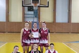 Zväčšiť fotografiu - Naše basketbalistky postúpili dvakrát na slovensko